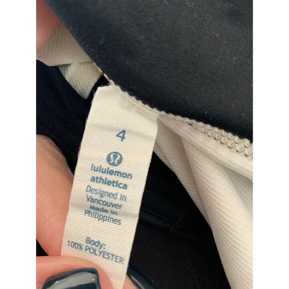 Lululemon Speed Up shorts size 4 - Picture 3 of 3